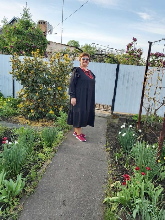 Легка сукня трапецієвидного крою