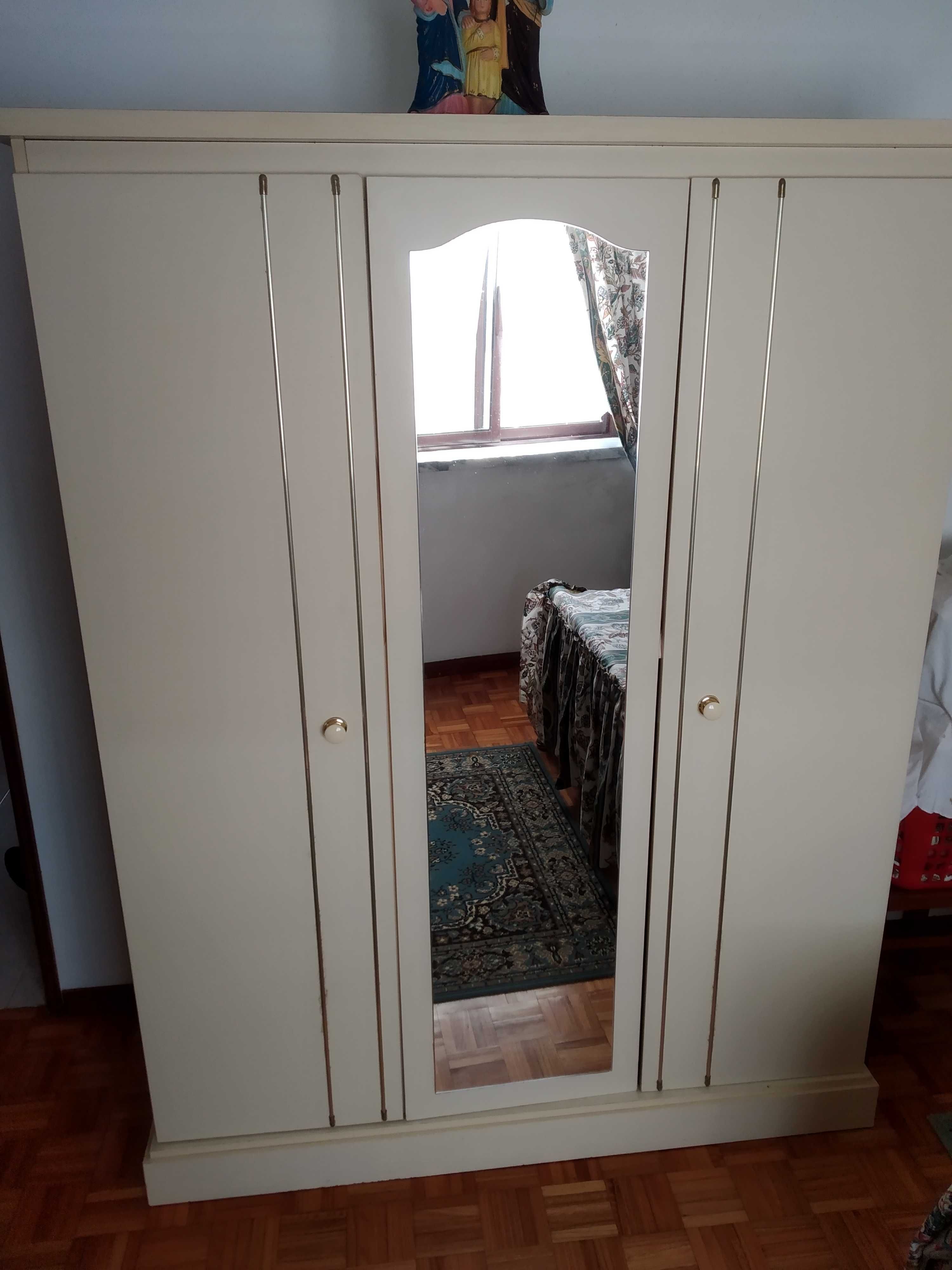 Quarto completo em branco pérola