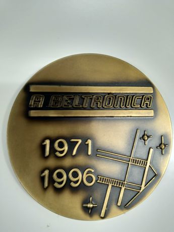 Medalha em bronze comemorativa dos 25 anos da BELTRÓNICA