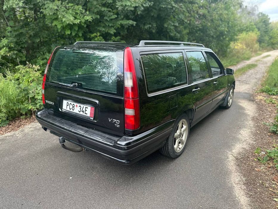 Volvo V70 2.5 дизель Авто не розмитнене