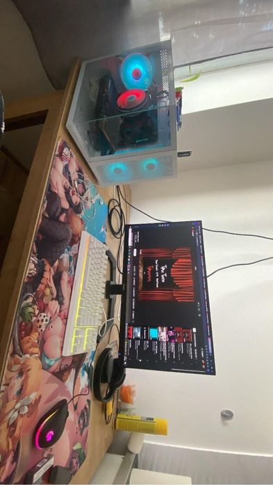 komputer z monitorem