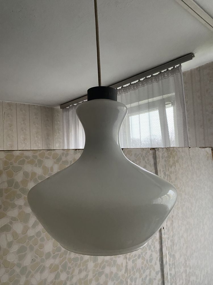 Piękna  stylowa wisząca  lampa szklany klosz