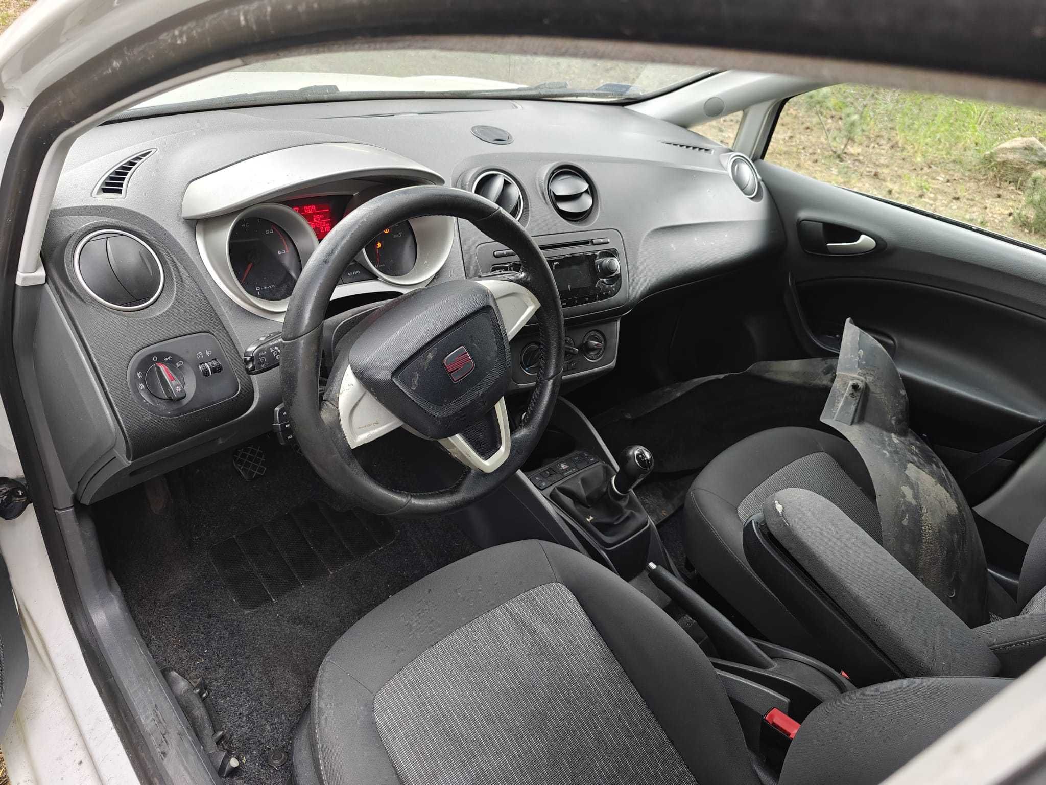 Seat Ibiza 4 6J 2010 1.2 TDI na części silnik lampa koła środek
