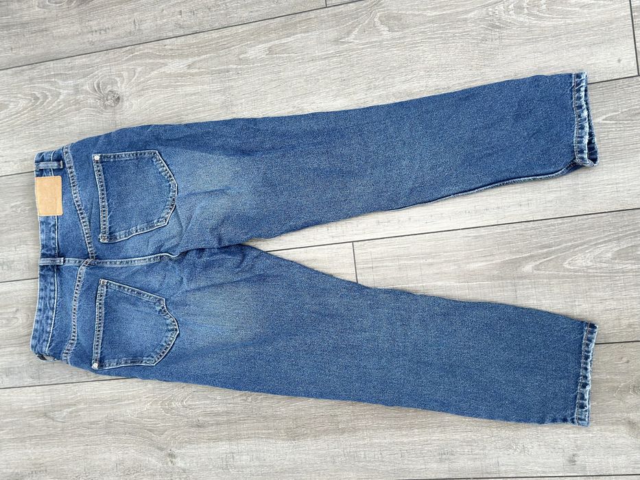 Джинси фактично нові