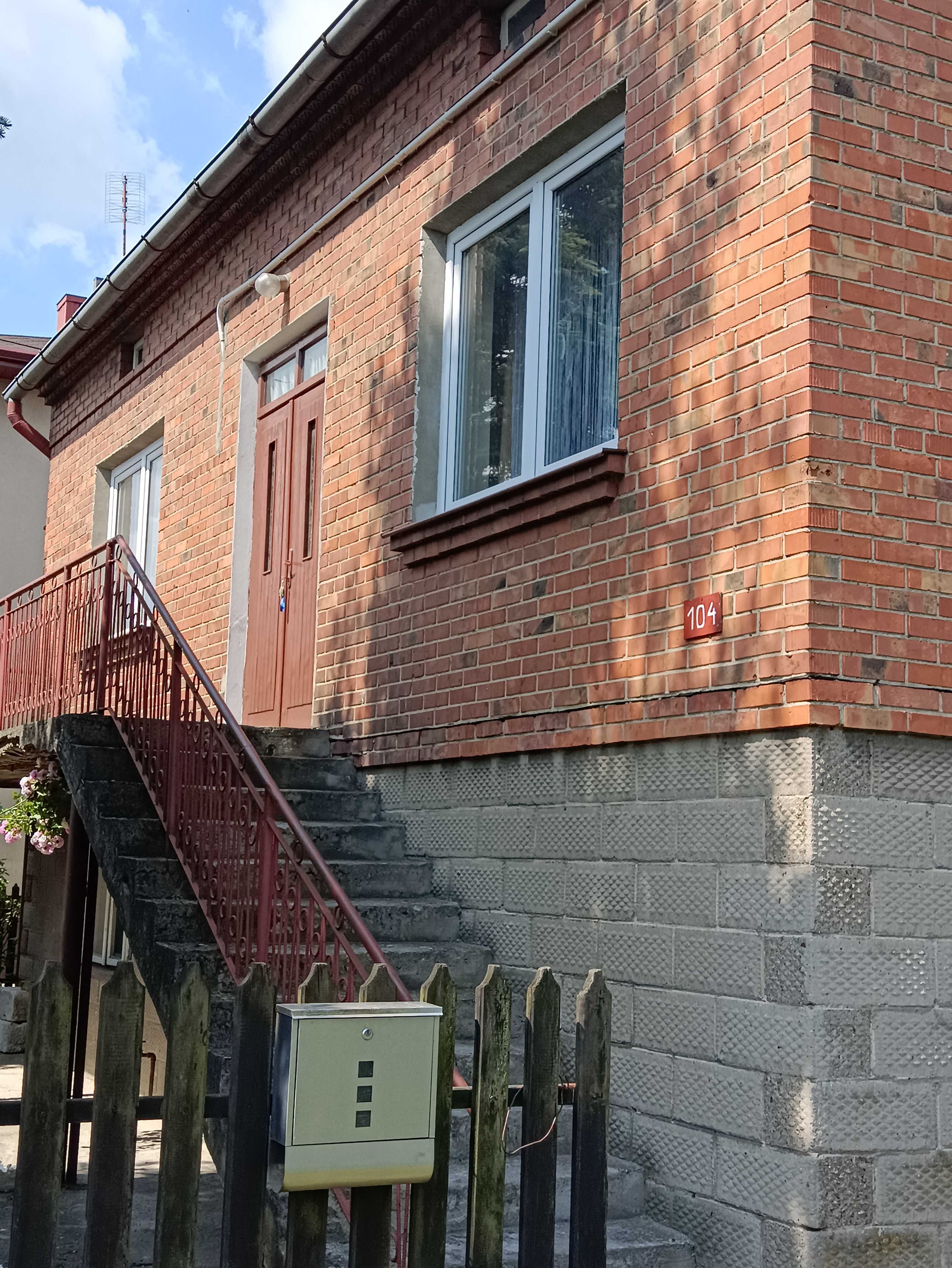 Dom jednorodzinny z ogrodem