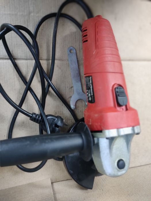 Угловая шлифмашина