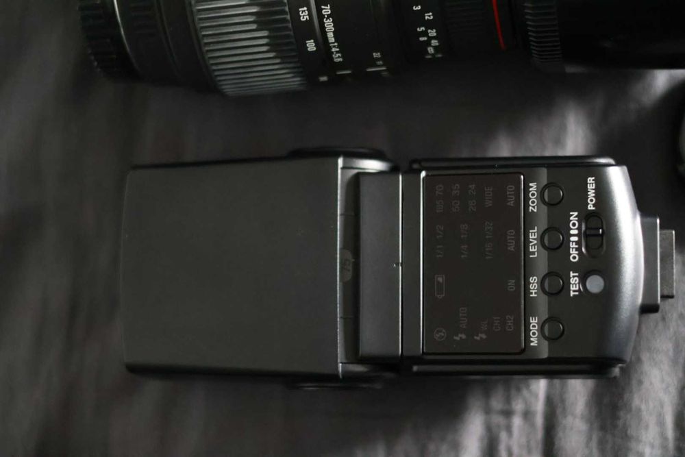 Zestaw 2x obiektywy sigma + lampa do sony typ A