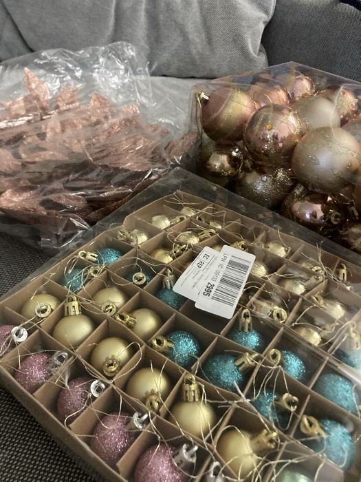 Arvore natal com luzes integradas e enfeites