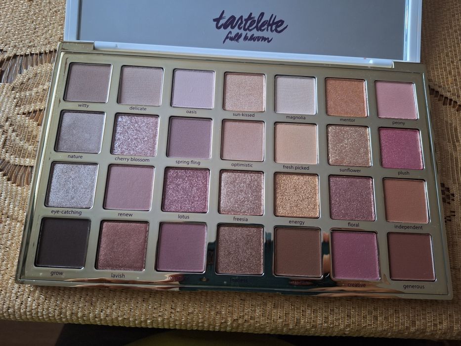 Tarte Paleta Full bloom