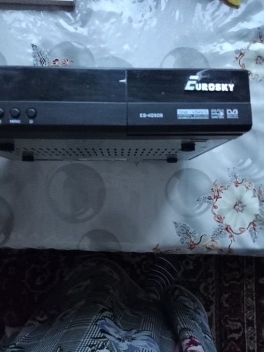 Продам тюнер ES-4050S