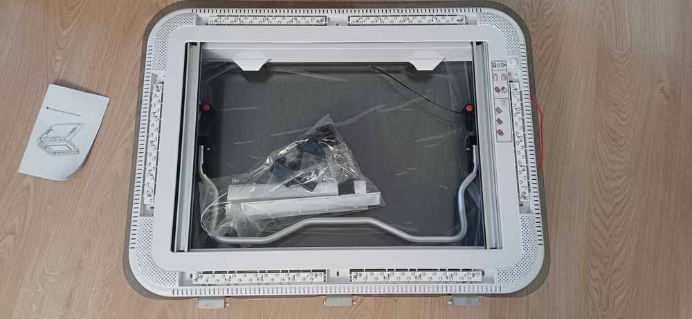 Okno dachowe Roof Window Dometic 70x50 led przyczepa kempingowa kamper