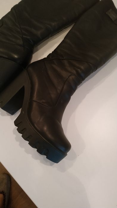 Продам Кожаные сапоги