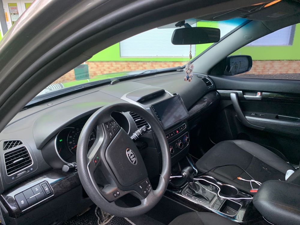 Kia sorento awd