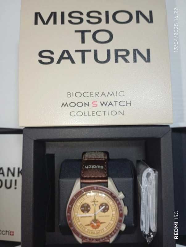 Omega x Swatch Saturn SO33T100 Inspiracja Saturna metalicznym finishu