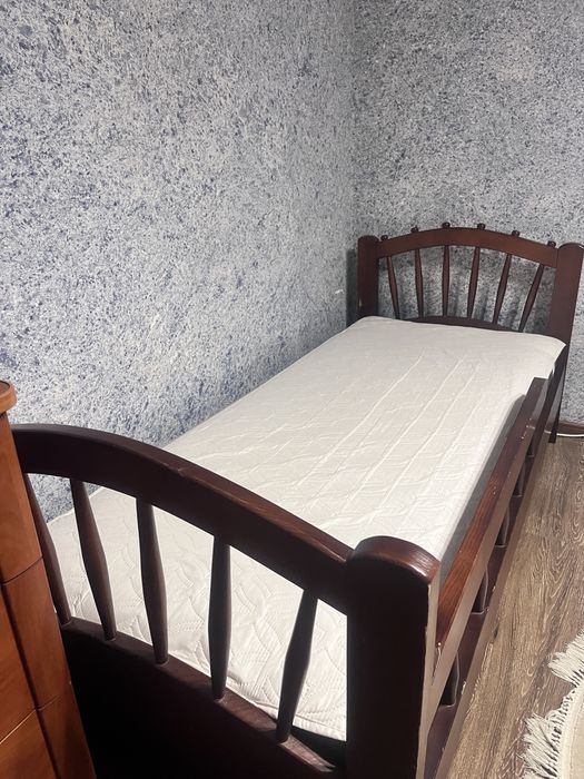Ліжко односпальне деревʼяне з матрасом 80*190 /160