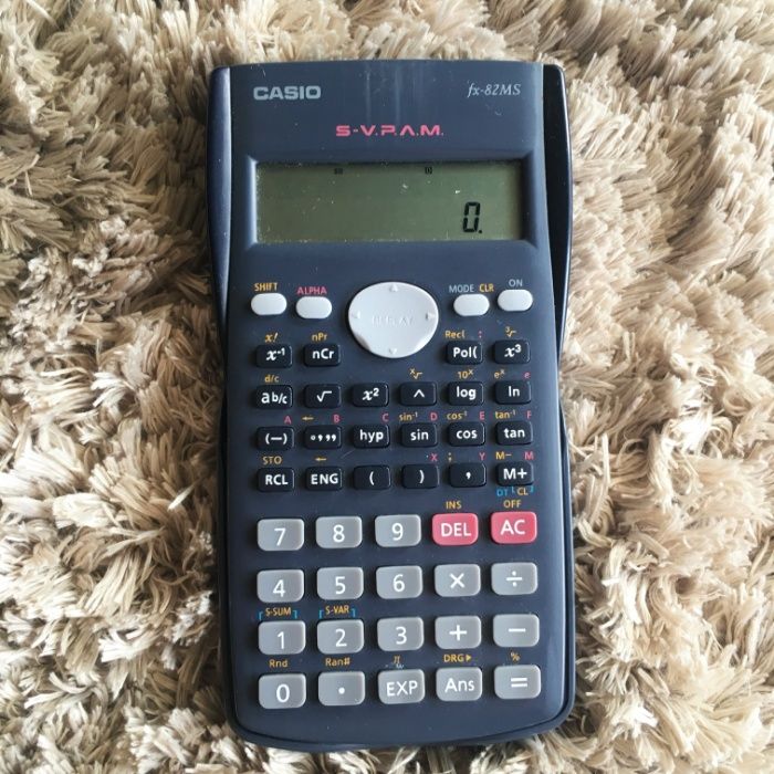 Calculadora Científica - Casio fx-82MS