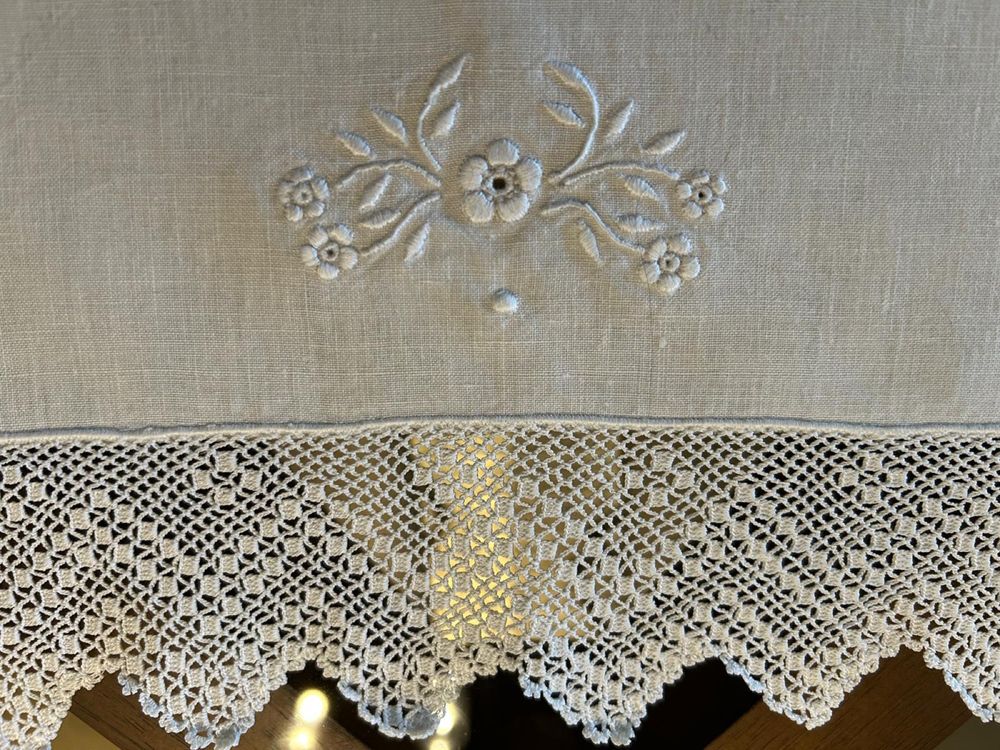 Renda naperon crochet bordado linho centro de mesa floral