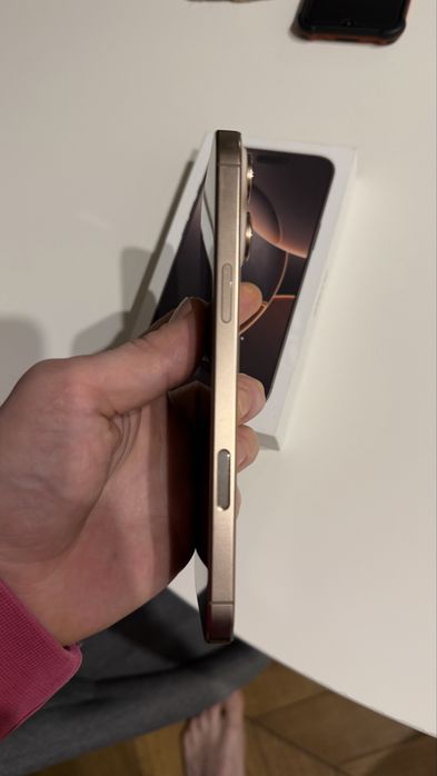 iPhone 16 Pro Max z 512 GB