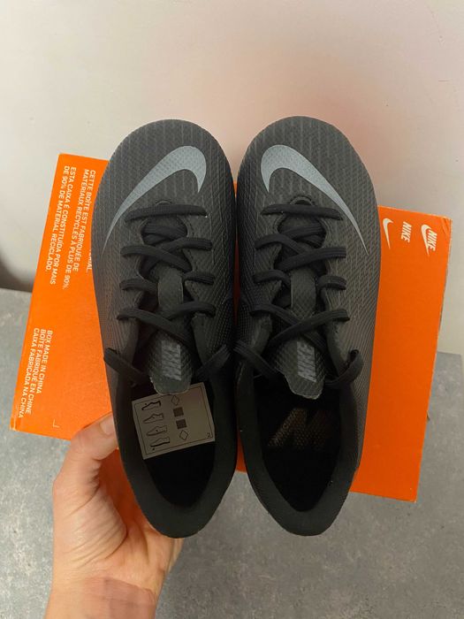 Nike korki dziecięce buty piłkarskie do nogi R. 28,5 - 18 cm wkładka