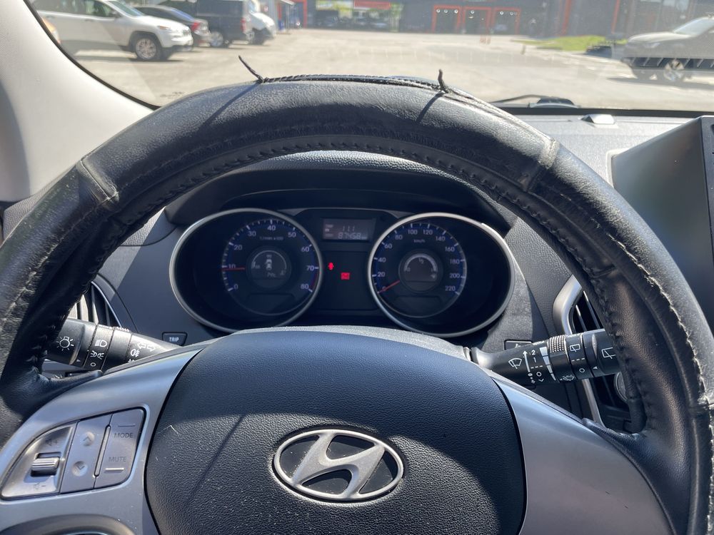 Продам авто Hyundai ix35 2011