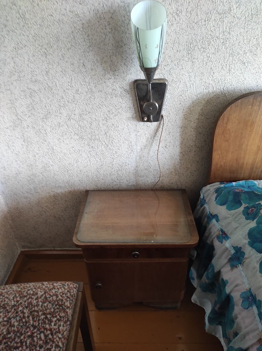 Toaleta szafa stolik przy łóżku lata PRL