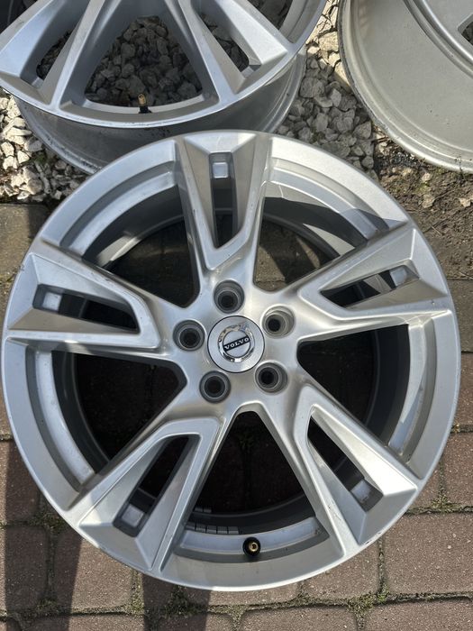 Felgi Volvo XC60 rozmiar 18 cali