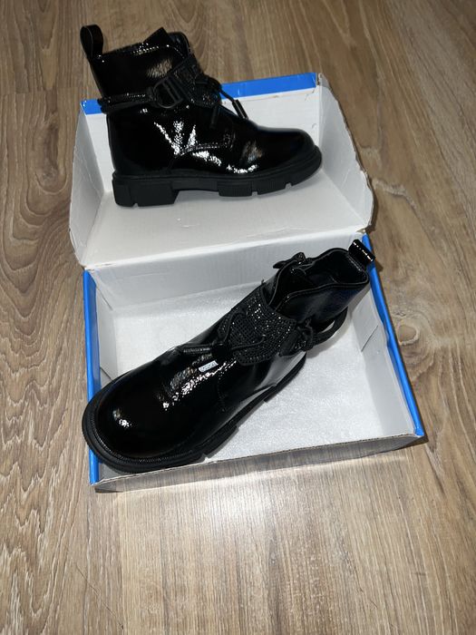 Ботінки ботіночки снікерси кросівки кросовки