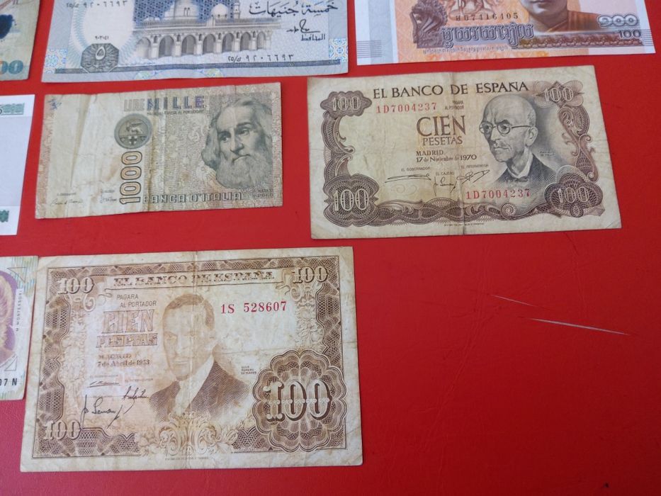 11025#Lote 11 notas estrangeiras diferentes ( inclui 2 Espanha)