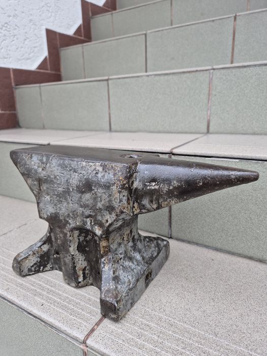 Solidne kowadło 25 kg okazja!