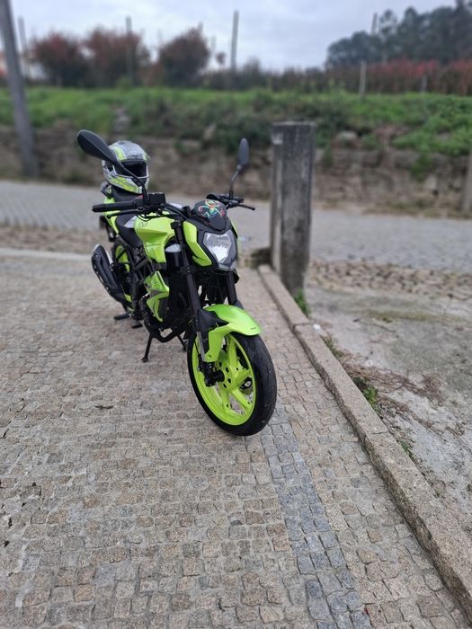 Benelli BN125 de 2023 impecável