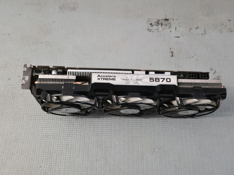 AMD radeon 5870 1GB
