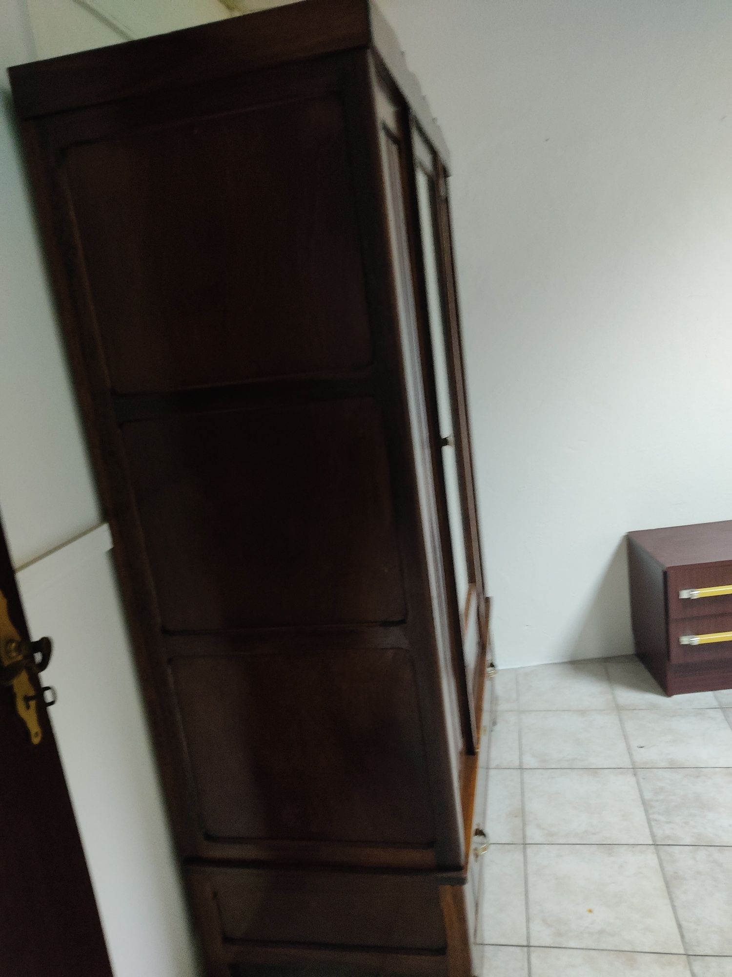 Armário e cama singular