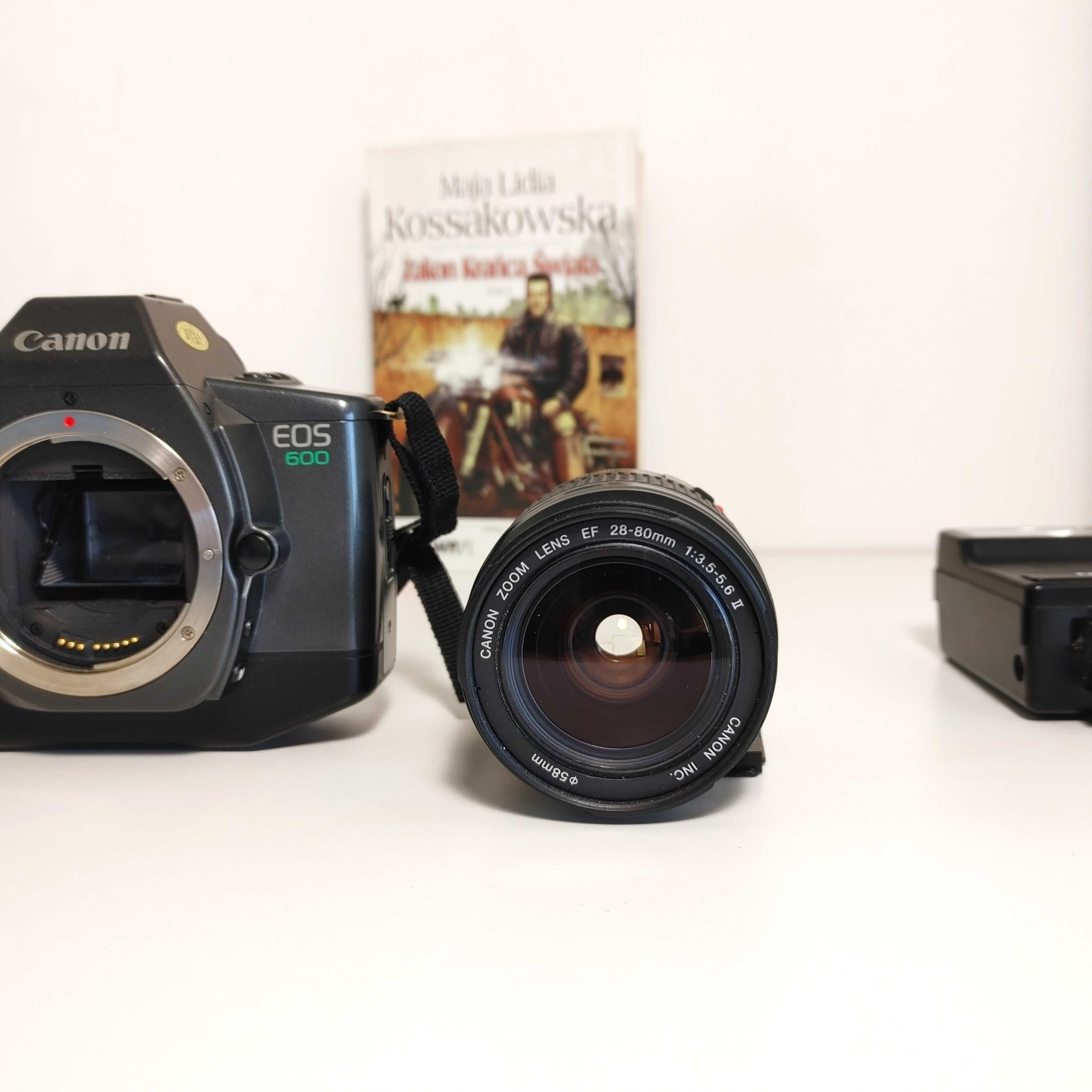 Ładna lustrzanka u CANON Eos 600 QD Canon Zoom 28-80 mm lampą błyskową