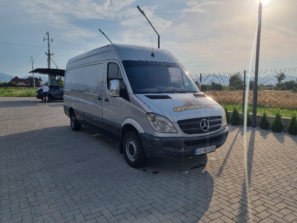 Mercedes-Benz Sprinter Спрінтер бус, автолавка