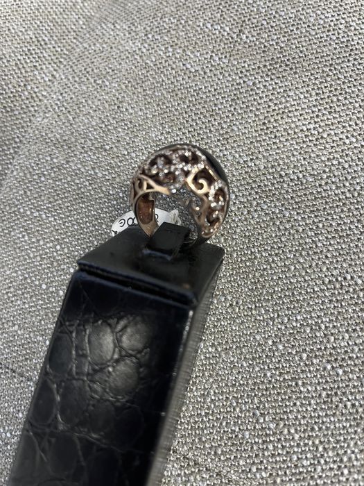 Anel em prata trabalhada com onix medida 15