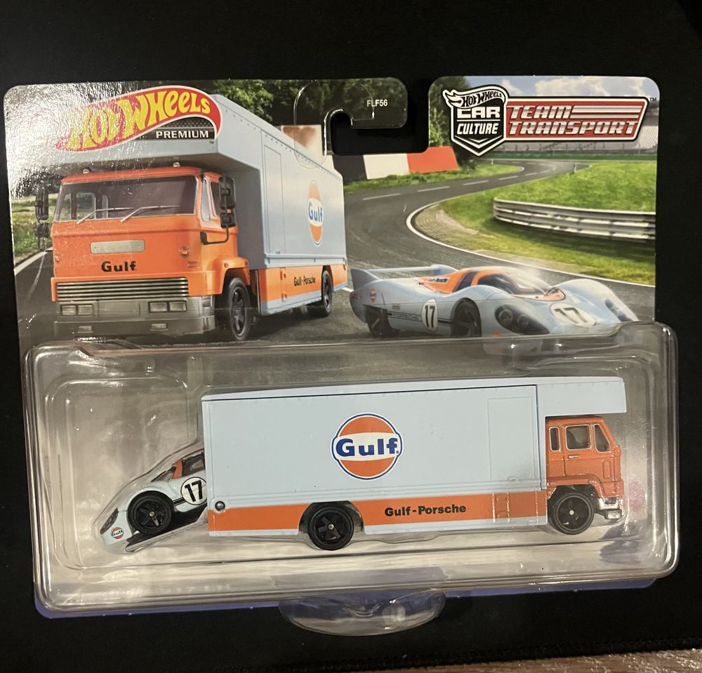 Hot wheels team trasport