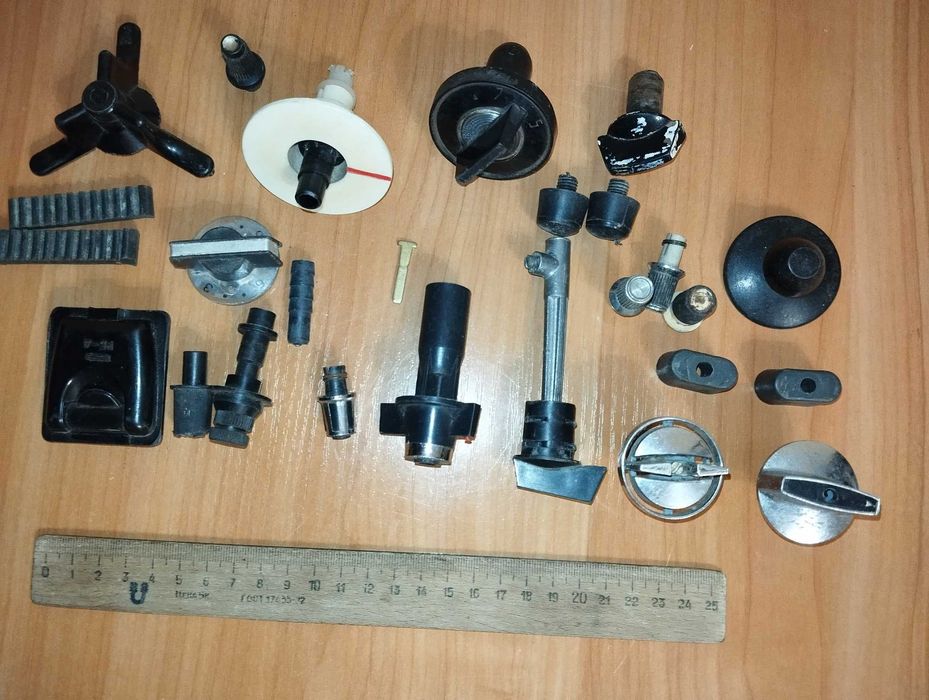 Різні перемикачі та ін. деталі до старої електроніки, ціна за все