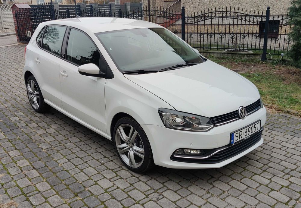 Volkswagen Polo 5, niski przebieg, nawigacja, czujniki, nowe opony