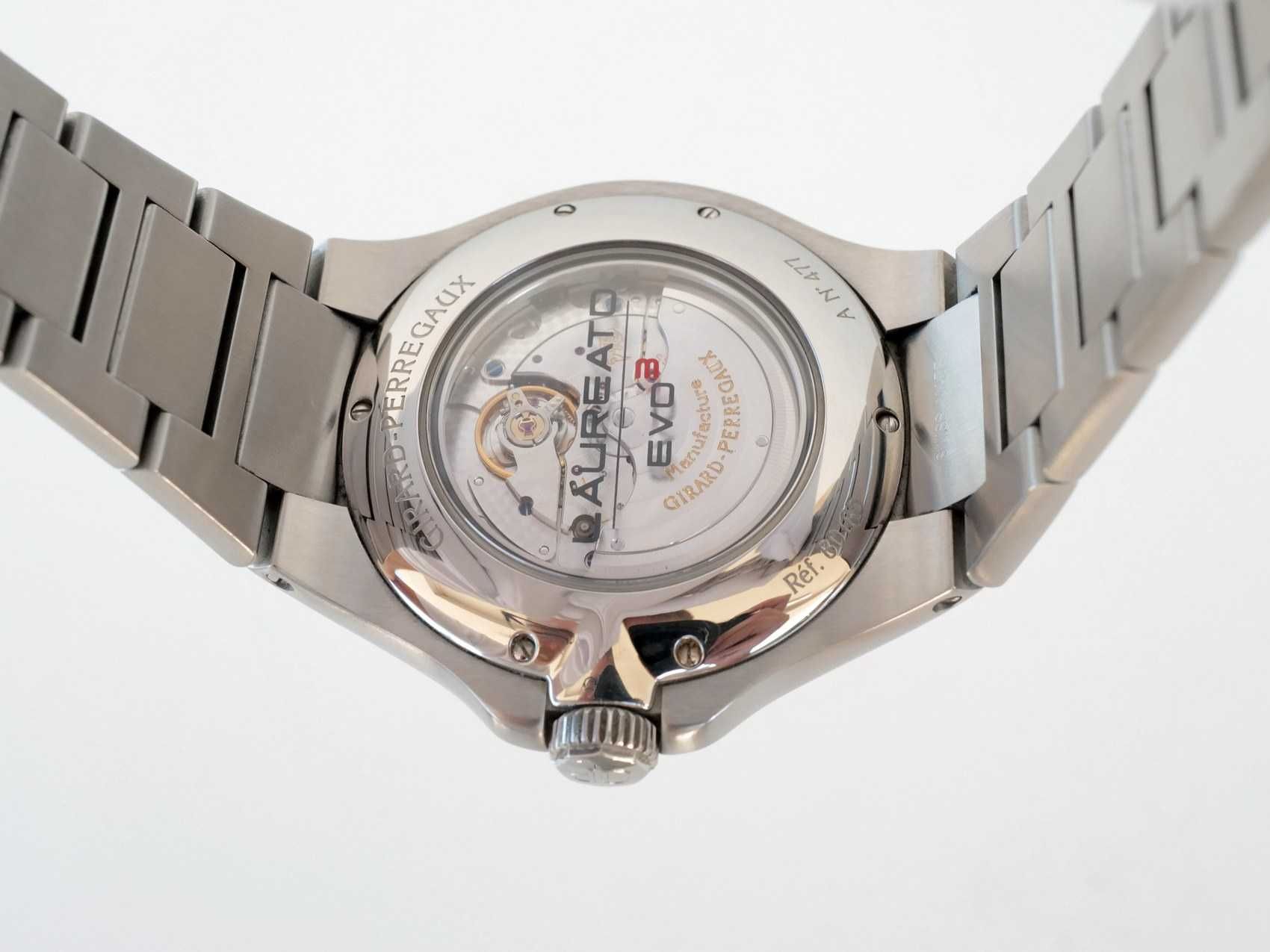 Girard Perregaux Laureato Evo3 Large Date Moon Phases Power Reserve