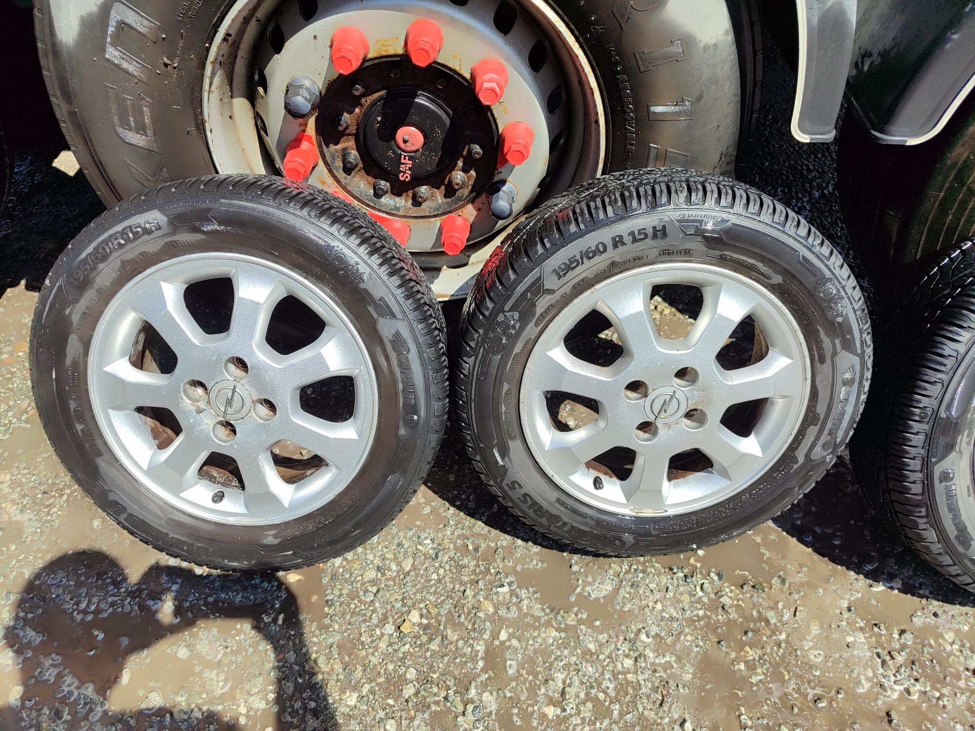 Felgi opel 15 4x100 z oponami
