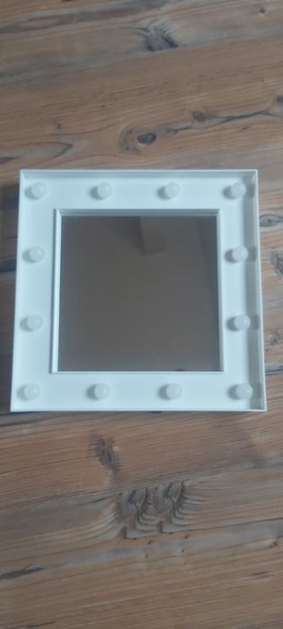 Lustro podświetlane na baterię