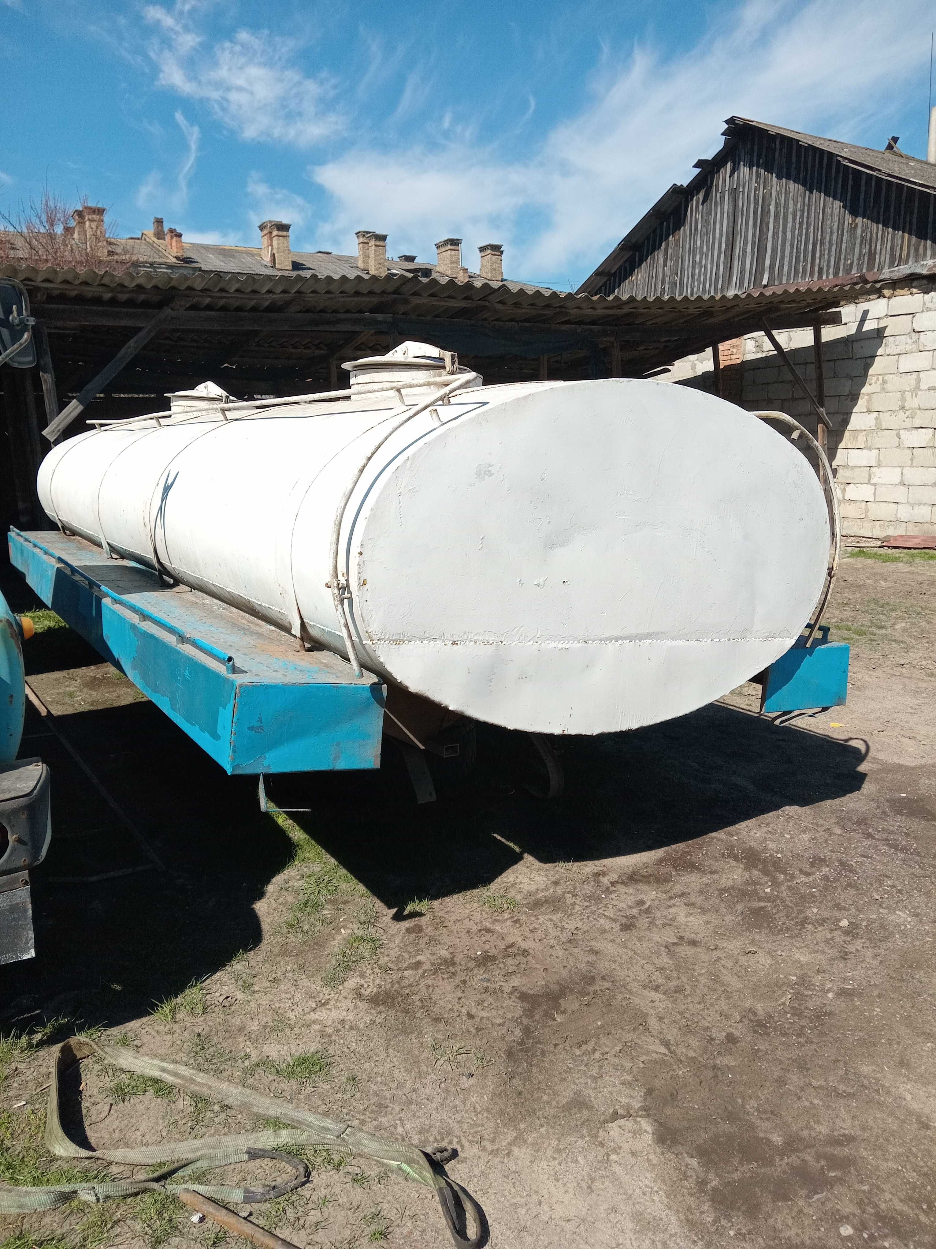 Автоцистерна, молоковоз, водовоз, бочка