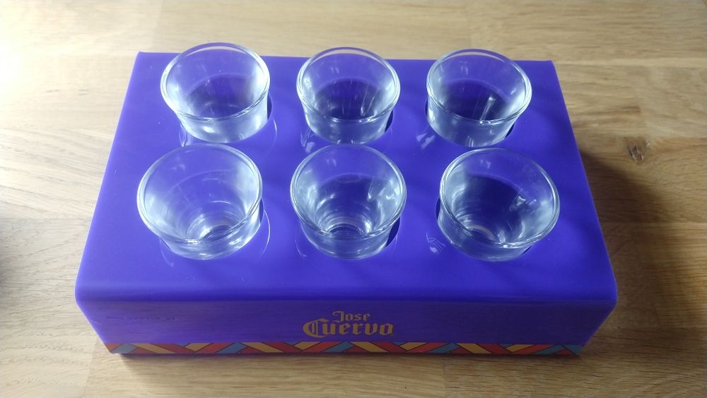 Stojak tacka na szoty Jose Qervo