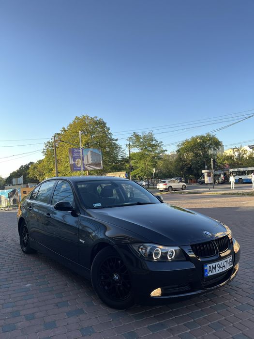 Продам BMW E90, 2.0D