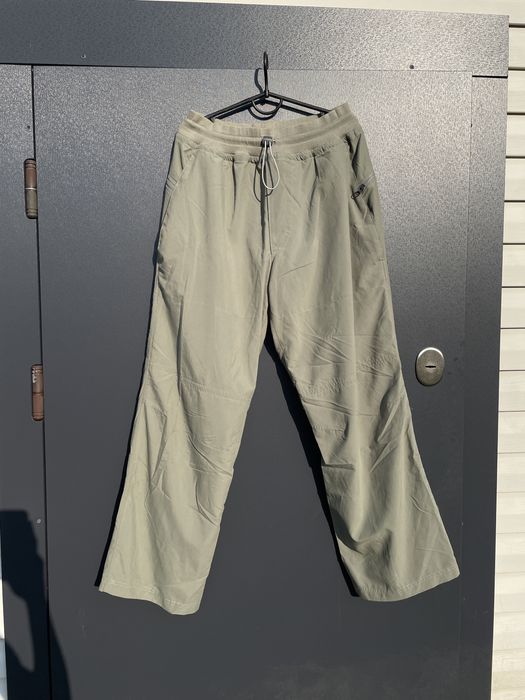 Ексклюзивні спортивні штани Nike вінтажні хакі tech pack оригінал