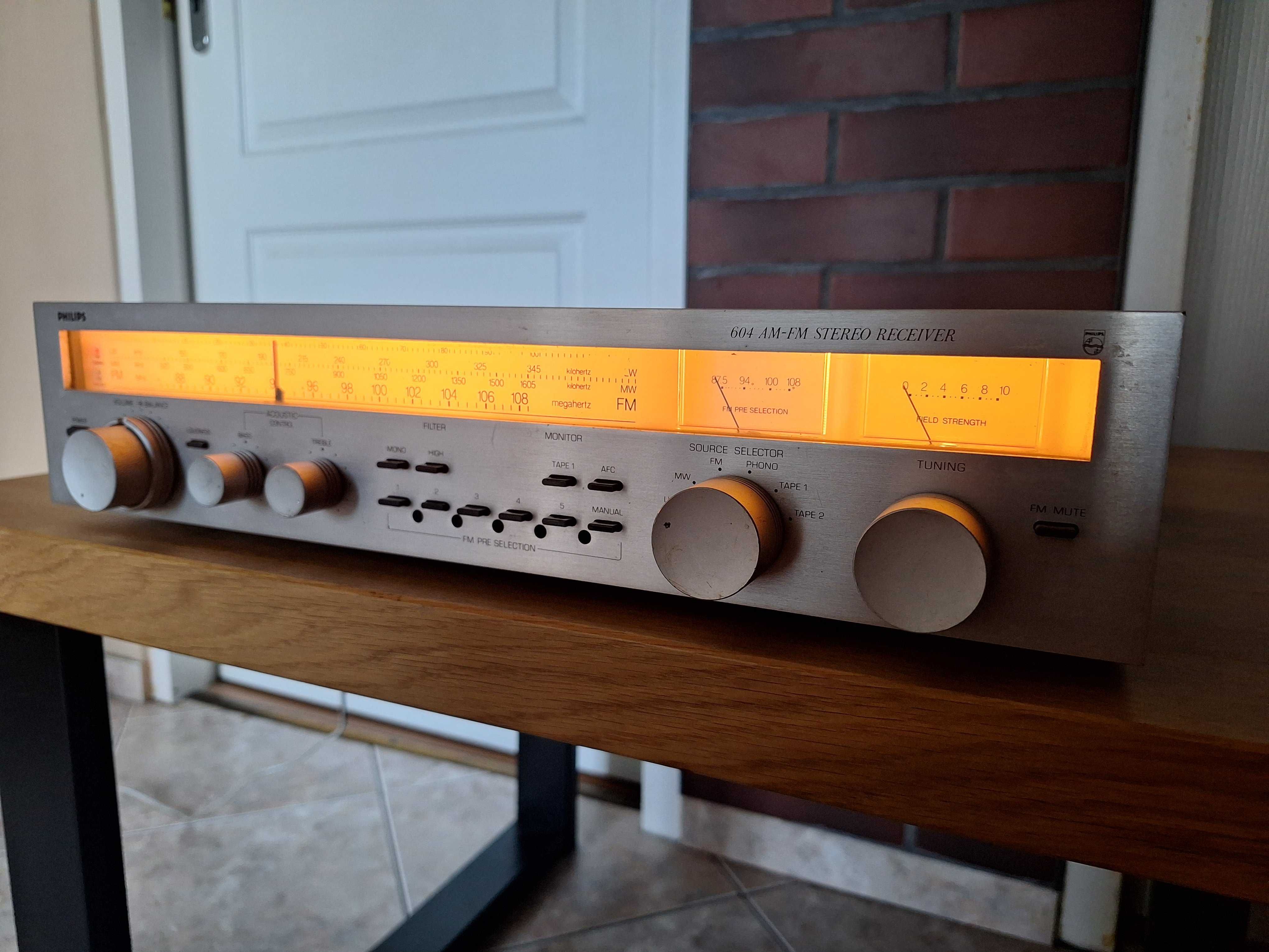 Amplituner Philips 604