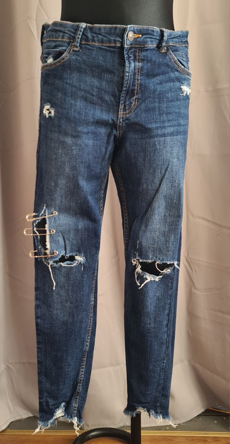 Spodnie jeans skinny Bershka, rozmiar 42, spodnie z dziurami