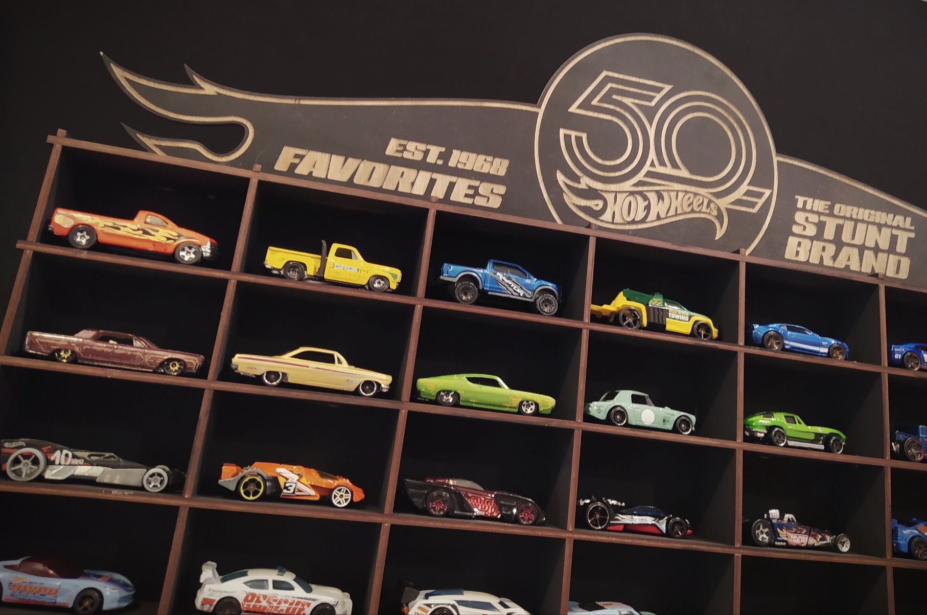 Поличка 50-ти летие Hot Wheels дисплей для хотвилс 1:64 дісплей