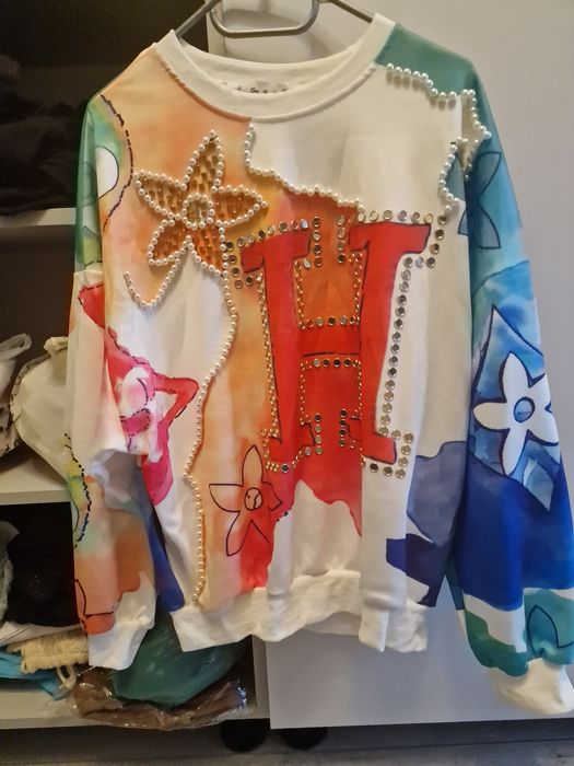 Bluza zdobiona perełkami