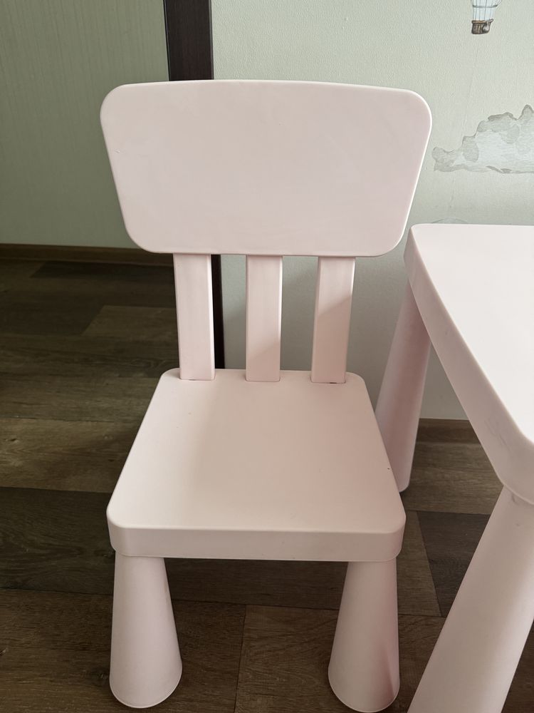 Столик дитячий IKEA MAMMUT 2 стільця